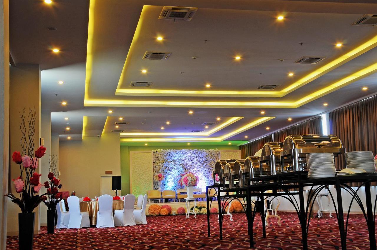 Favehotel Hyper Square Bandung Bagian luar foto